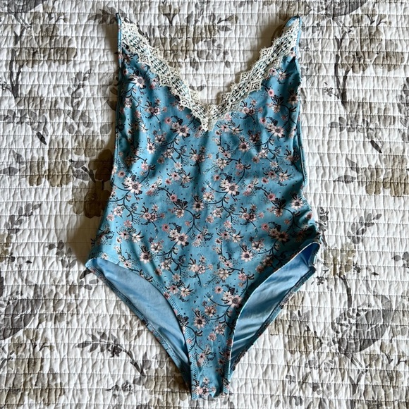 🏝️ Topshop Floral One Piece Swimsuit in Baby Blue • 10 - Picture 2 of 4